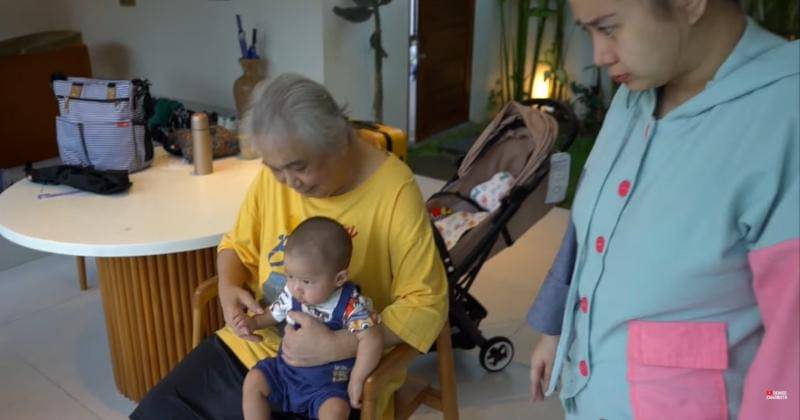 Youtube.com/denise chariesta